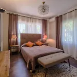 Villa In Elviria,