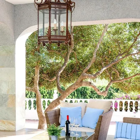 In Elviria, Villa *