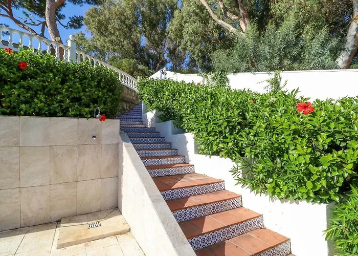 In Elviria, Villa *