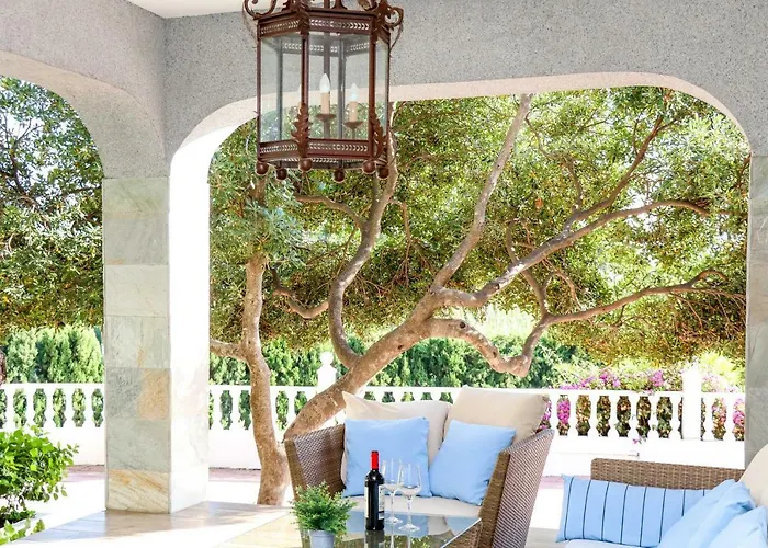 In Elviria, וילה *