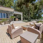 In Elviria,