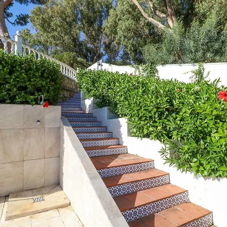 In Elviria, Villa *
