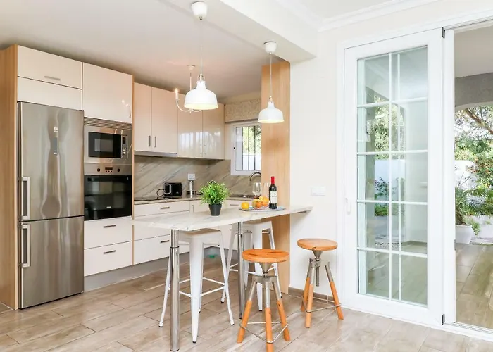 别墅 In Elviria, 马尔韦利亚